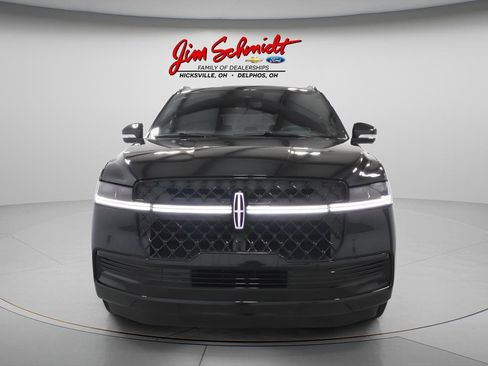 Used 2025 Lincoln Navigator Reserve w/ Jet Appearance Package AWD/4WD image 3