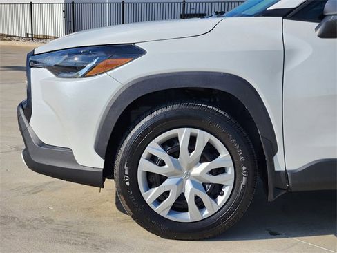 Used 2022 Toyota Corolla Cross L image 10