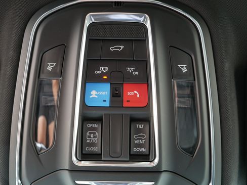 Used 2024 Jeep Grand Cherokee Altitude AWD/4WD image 32