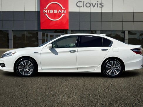 Used 2017 Honda Accord Touring image 6