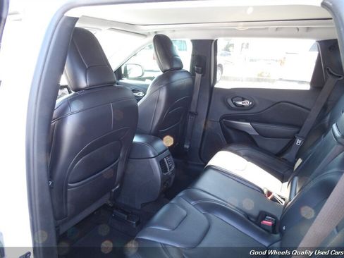 Used 2019 Jeep Cherokee Limited AWD/4WD image 18