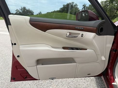 Used 2011 Lexus LS 460 w/ Luxury Value Edition RWD image 10