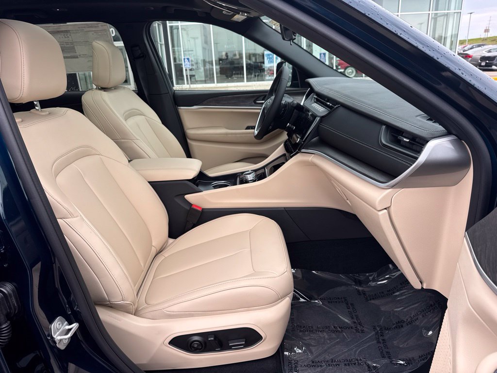 New 2027 Jeep Grand Cherokee Limited AWD/4WD image 29