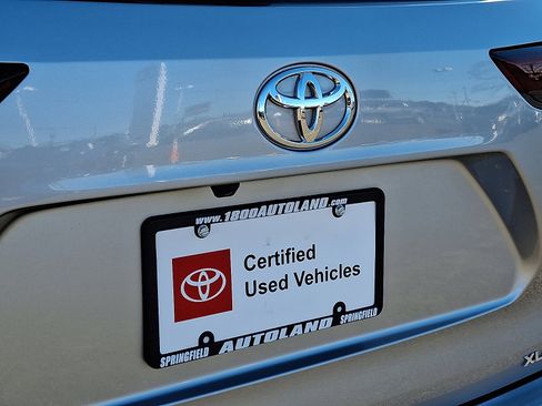 Certified 2024 Toyota Highlander XLE image 30