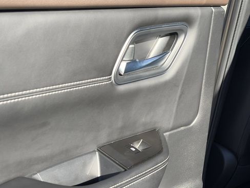 Certified 2023 Nissan Rogue Platinum w/ Platinum Premium Package image 31