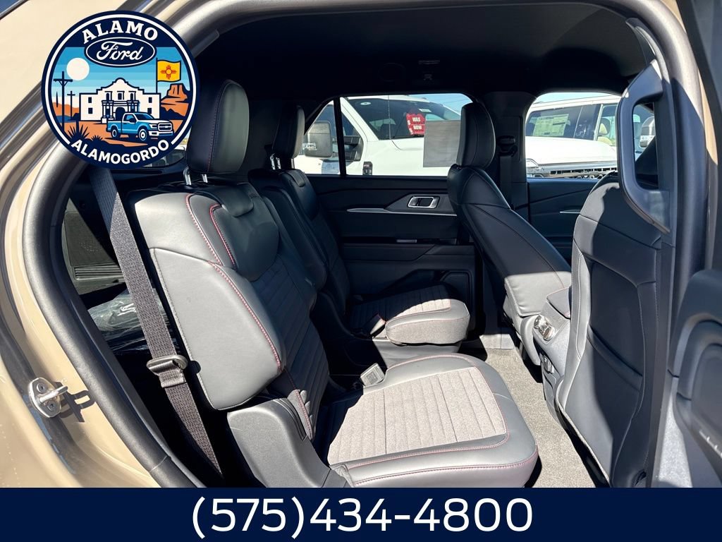 New 2026 Ford Explorer ST-Line w/ ST-Line Street Pack RWD image 17