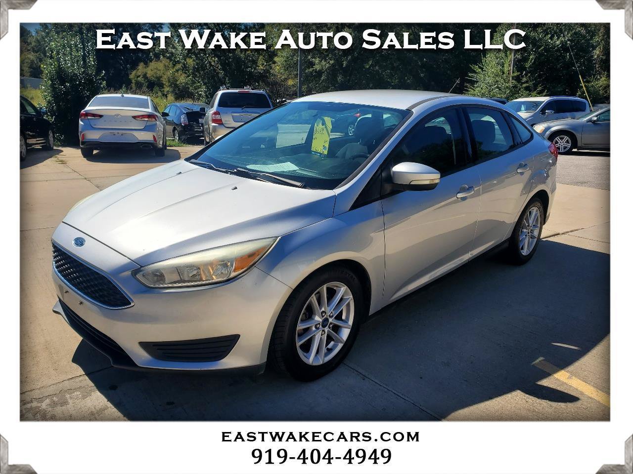 Used 2015 Ford Focus SE FWD image 1