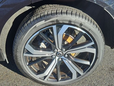 Used 2025 Volvo XC60 B5 Ultra w/ Protection Package Premier image 31