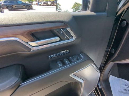 Certified 2022 Chevrolet Silverado 1500 High Country w/ High Country Premium Package image 23