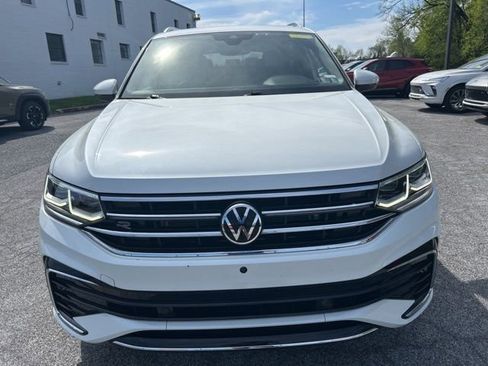Used 2023 Volkswagen Tiguan SEL R-Line image 9