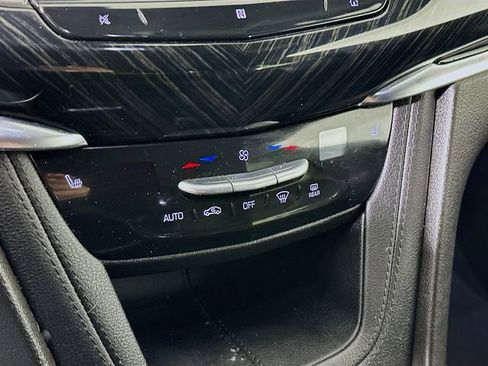 Used 2021 Cadillac XT6 Premium Luxury AWD/4WD image 15