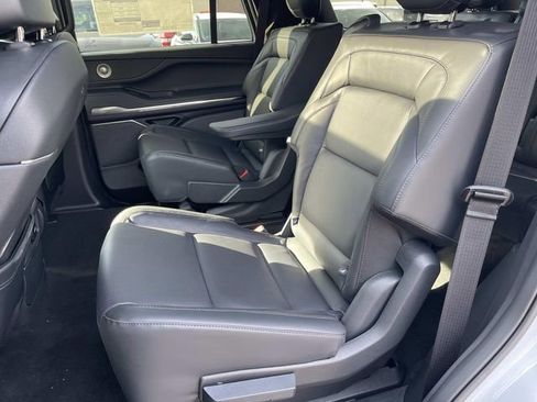 New 2025 Lincoln Navigator Reserve w/ Jet Appearance Package AWD/4WD image 18