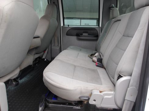 Used 2005 Ford F250 XLT image 10