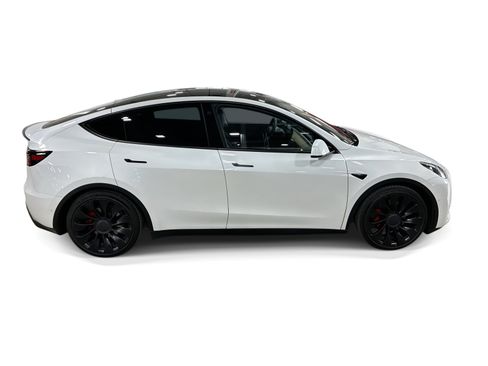 Certified 2022 Tesla Model Y Performance AWD/4WD image 7