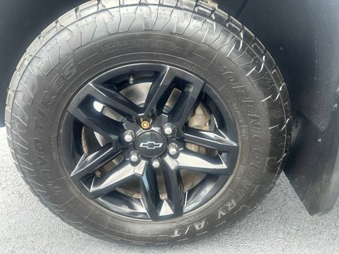 Used 2019 Chevrolet Silverado 1500 Custom Trail Boss w/ Custom Convenience Package AWD/4WD image 11