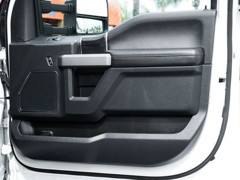 Used 2022 Ford F250 Platinum w/ FX4 Off-Road Package image 46