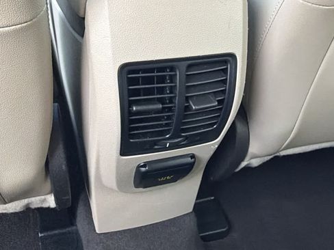Used 2018 Ford Escape Titanium w/ Ford Safe & Smart Package AWD/4WD image 25