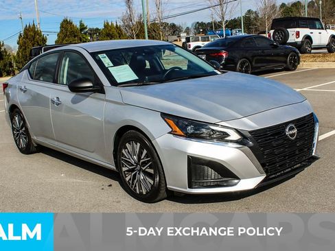 Used 2024 Nissan Altima 2.5 SV image 4