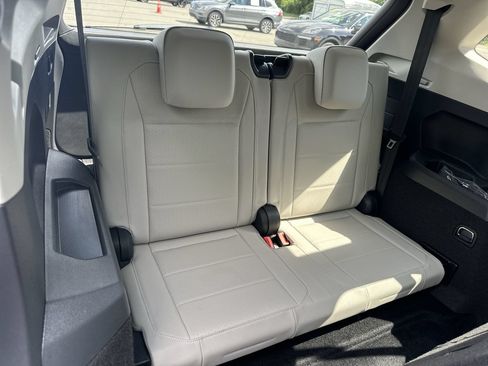 Used 2021 Volkswagen Tiguan SE w/ Panoramic Sunroof Package FWD image 28