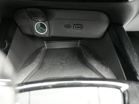 Used 2025 Chevrolet Trax LT w/ Sunroof Package image 19