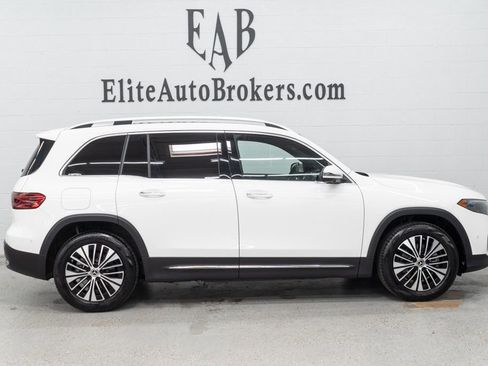 Used 2025 Mercedes-Benz EQB 300 4MATIC w/ Driver Assistance Package image 5