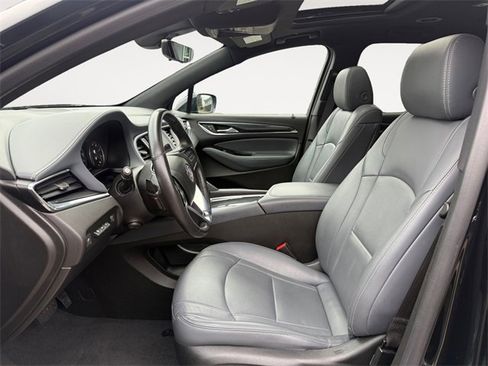 Used 2023 Buick Enclave Premium image 9