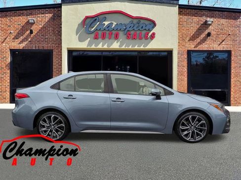 Used 2021 Toyota Corolla SE FWD image 3