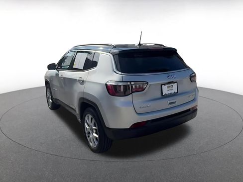 Used 2025 Jeep Compass Limited image 11