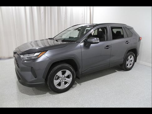 Used 2023 Toyota RAV4 XLE w/ Convenience Package image 3