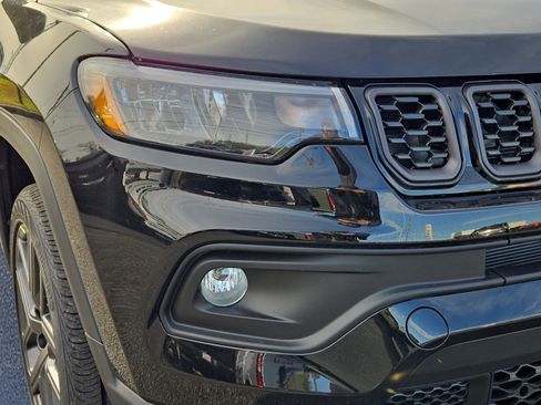 New 2026 Jeep Compass Latitude image 3