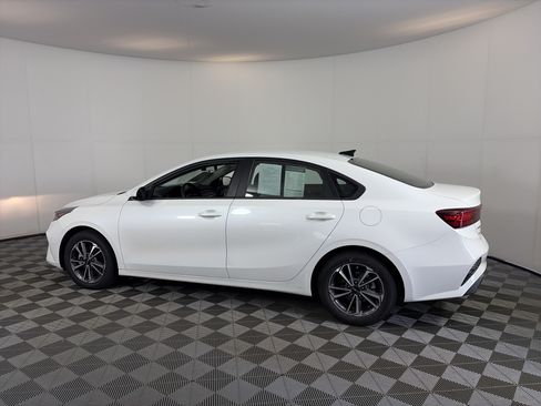 Certified 2024 Kia Forte LXS FWD image 5