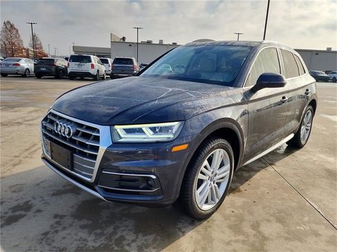 Used 2020 Audi Q5 2.0T Premium Plus w/ Premium Plus Package image 3