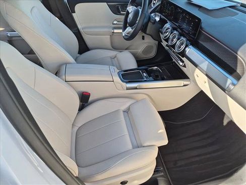 Certified 2025 Mercedes-Benz GLB 250 image 20