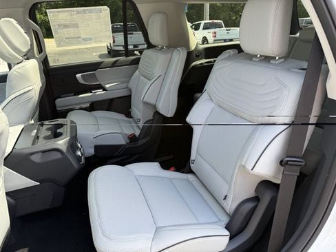 New 2027 Ford Expedition Platinum w/ Platinum Ultimate Package AWD/4WD image 11