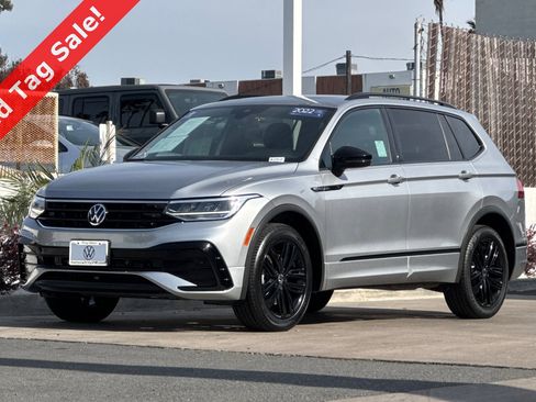 Certified 2022 Volkswagen Tiguan SE R-Line image 8