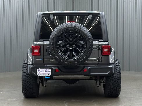 Used 2023 Jeep Wrangler Unlimited Sahara w/ Cold Weather Group AWD/4WD image 4