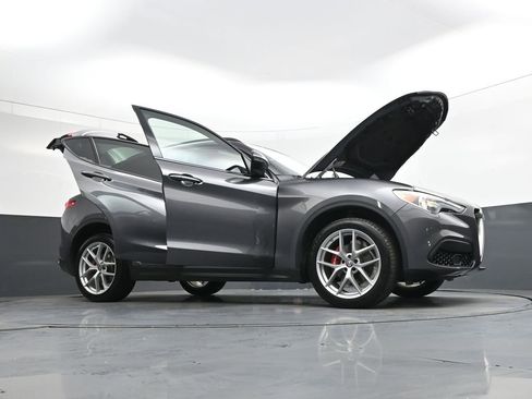 Used 2018 Alfa Romeo Stelvio Sport w/ Quick Order Package 22J Sport image 47