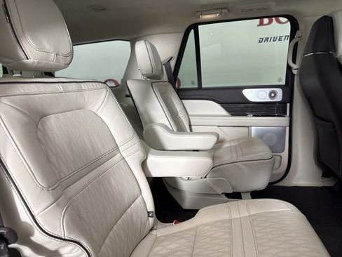 Used 2024 Lincoln Navigator Black Label image 18