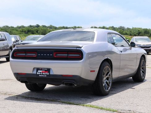 Used 2017 Dodge Challenger R/T RWD image 9