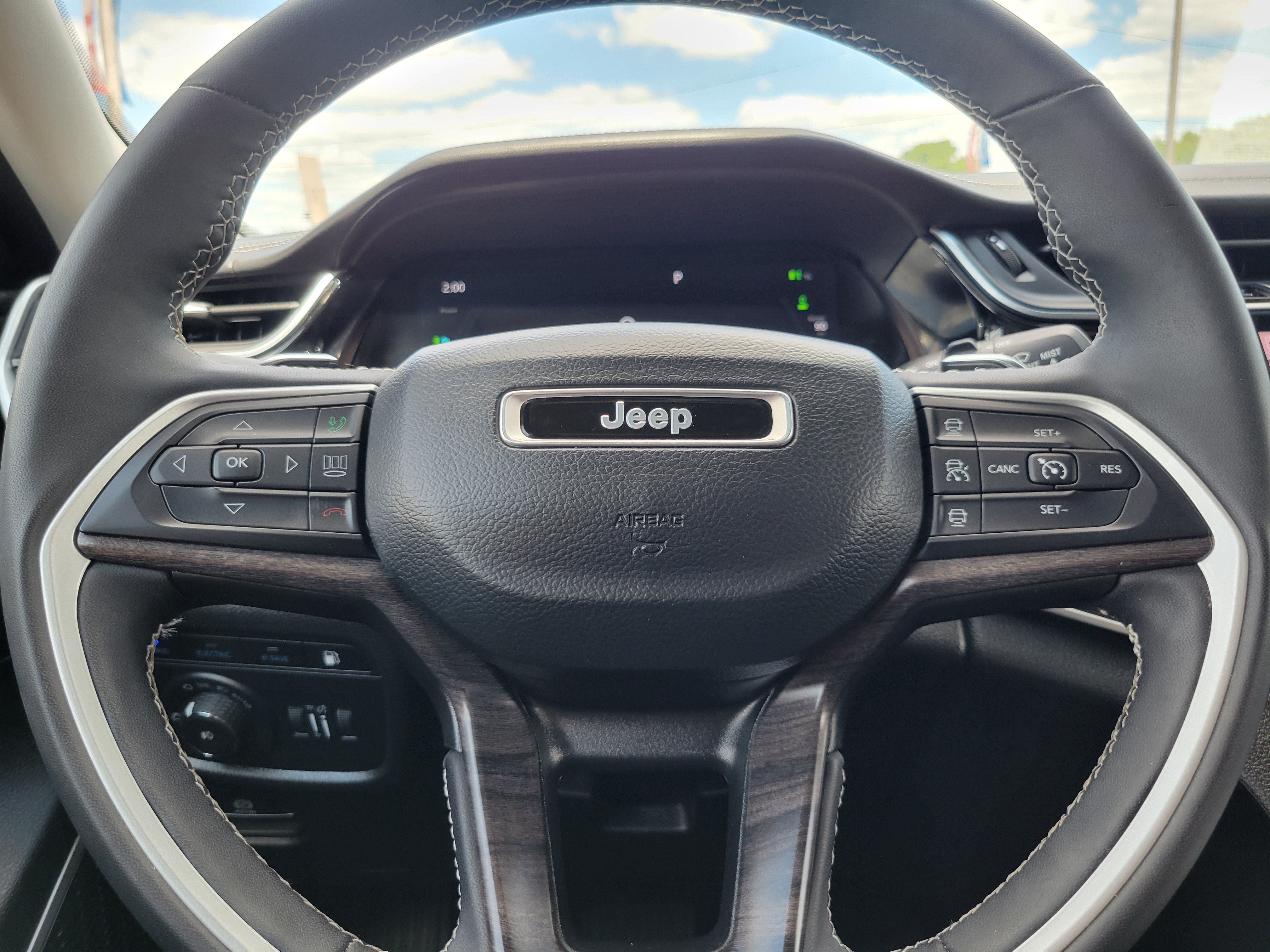 Used 2022 Jeep Grand Cherokee Limited 4xe AWD/4WD image 9