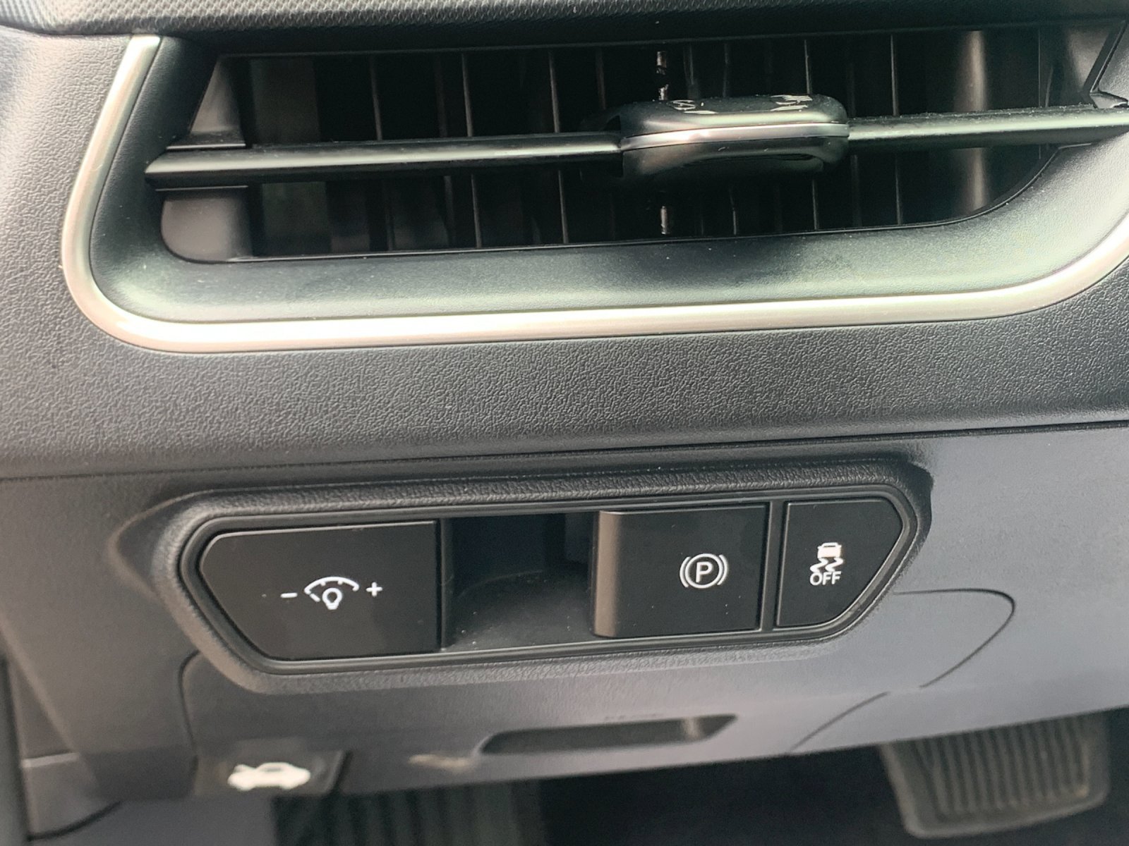 Used 2026 Kia K4 FWD image 32