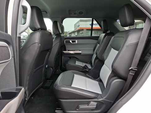 Certified 2023 Ford Explorer XLT w/ Equipment Group 202A AWD/4WD image 8