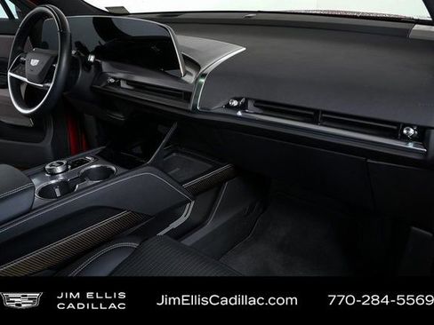 Certified 2026 Cadillac Vistiq Sport image 23