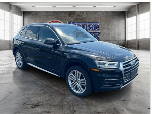 Used 2018 Audi Q5 2.0T Premium Plus w/ Premium Plus Package AWD/4WD image 3