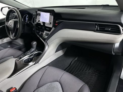 Used 2022 Toyota Camry LE image 30
