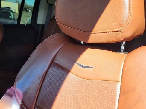 Used 2017 Cadillac Escalade ESV Luxury image 13