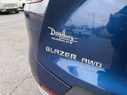 Used 2022 Chevrolet Blazer LT image 18