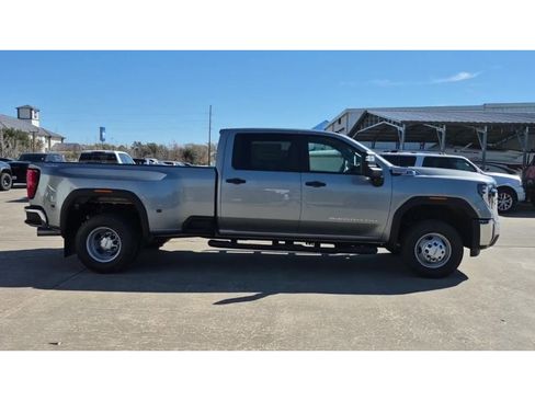 New 2026 GMC Sierra 3500 Pro w/ Convenience Package image 9