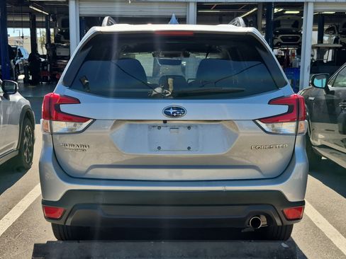 Used 2019 Subaru Forester Limited image 5