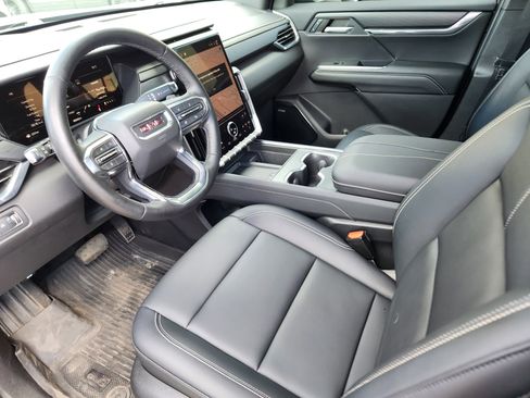 Used 2024 GMC Acadia Elevation w/ Luxury Package AWD/4WD image 8